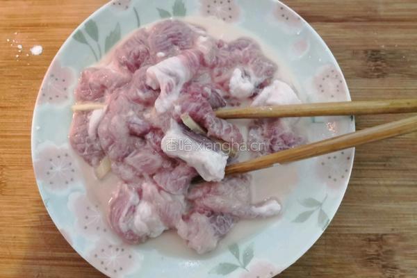 口蘑枸杞瘦肉汤的做法图解7