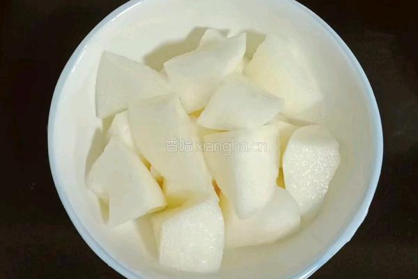 银耳雪梨红枣汤的做法图解3