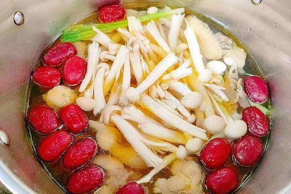 红枣海鲜菇鸡汤的做法图解11