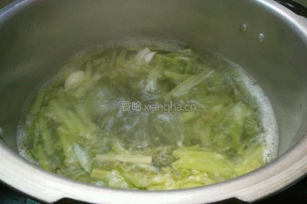 芹菜沙鱼汤的做法图解9