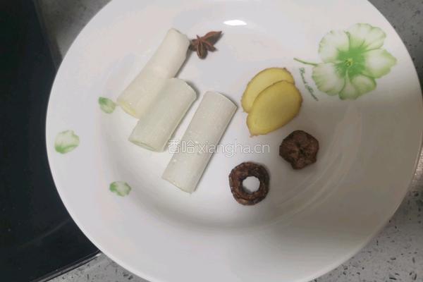 山药玉米排骨汤的做法图解4