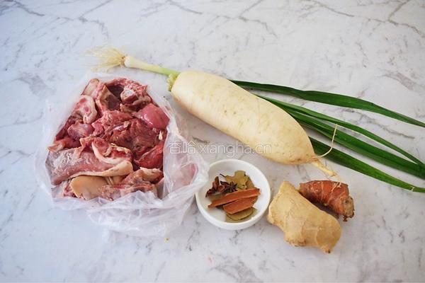 羊肉炖萝卜汤的做法图解1