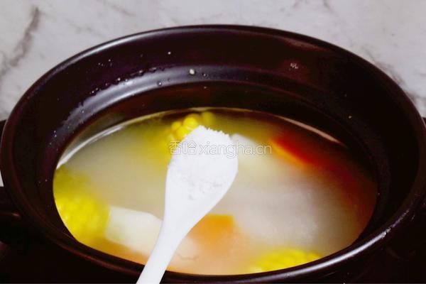 排骨山药玉米胡萝卜汤的做法图解13