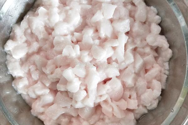 雪白干净猪油熬制的做法图解1