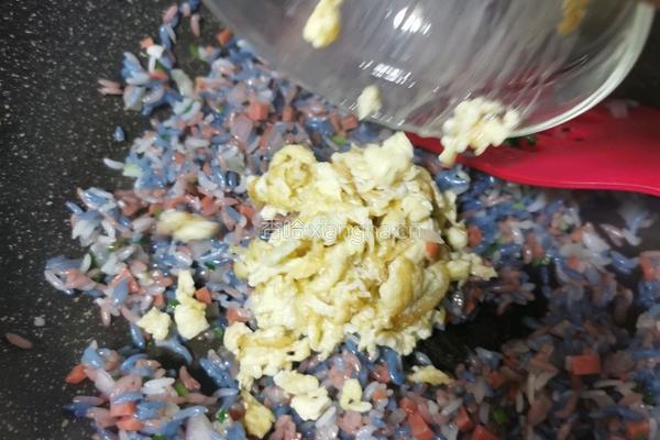 鸡蛋炒米饭的做法图解8