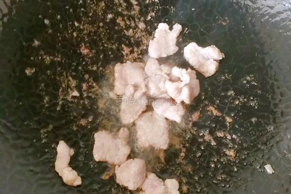 快手好吃的下饭菜蒜苔炒肉的做法图解2