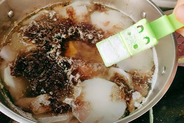 白萝卜紫菜鹅肉汤的做法图解12