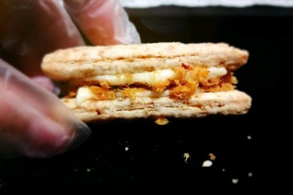 咸蛋黄肉松牛轧酥的做法图解9