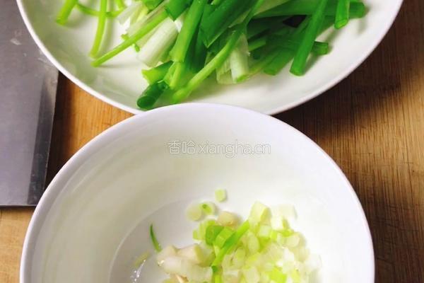 葱油拌面的做法图解1