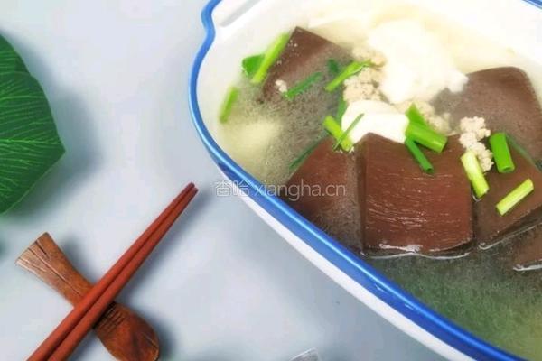 冬天来一碗猪血豆腐汤