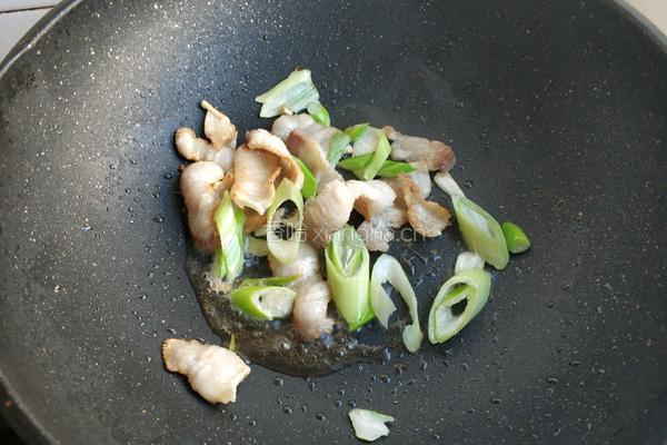 娃娃菜五花肉炖干豆腐的做法图解7