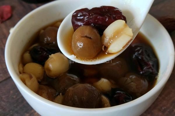 莲子红枣桂圆汤的做法图解7
