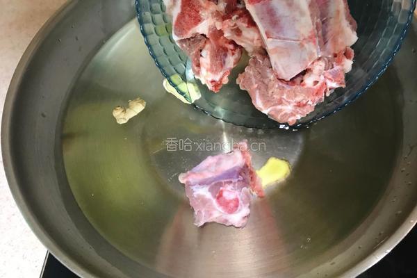 花生莲藕排骨汤的做法图解3