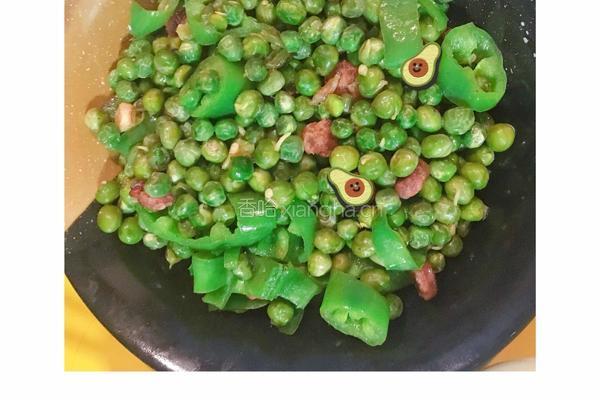 豌豆 青豆炒腊肠的做法图解4