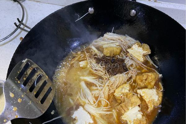 金针菇烧油豆腐的做法图解4