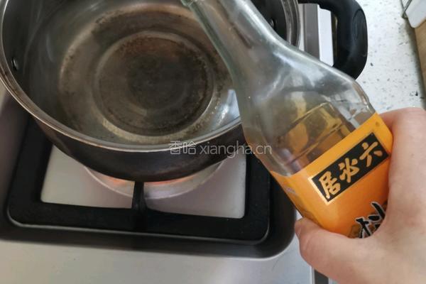 枸杞玉米鸡汤的做法图解2