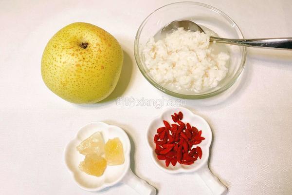 米酒冰糖雪梨羹的做法图解1