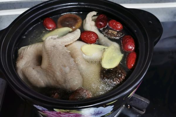 麦冬香菇炖鸡汤的做法图解8