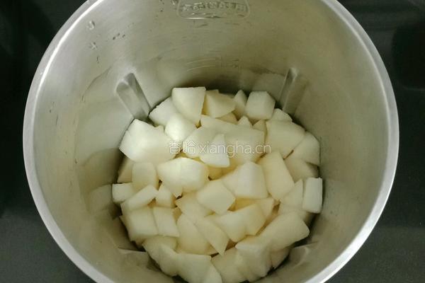 川贝枸杞雪梨汤的做法图解3