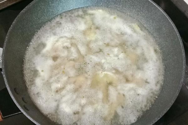 花生红枣鸡爪汤的做法图解6