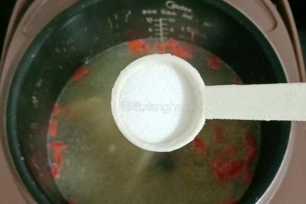 花生红枣鸡爪汤的做法图解12