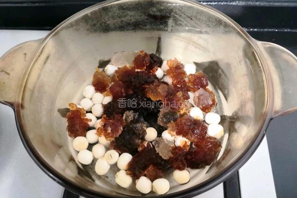 莲子桃胶红薯汤的做法图解5