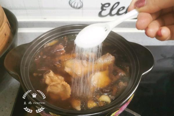 榛蘑炖鸡汤的做法图解11