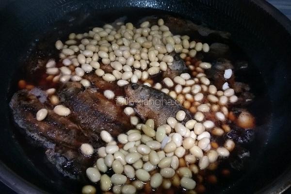 黄豆焖小酥鱼的做法图解12