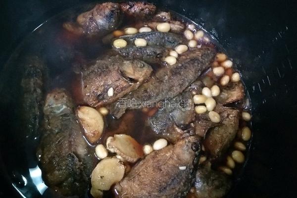 黄豆焖小酥鱼的做法图解13