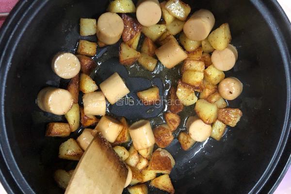 香煎土豆香肠块的做法图解11