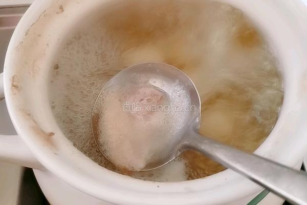 马蹄莲子百合雪梨糖水的做法图解4