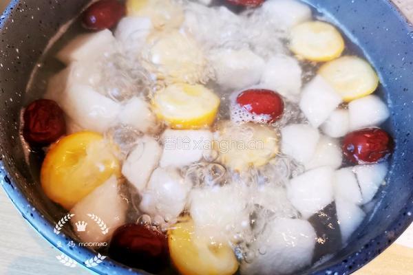 金桔雪梨红枣汤的做法图解9