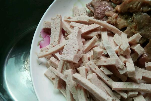香辣豆芽肉片面的做法图解3
