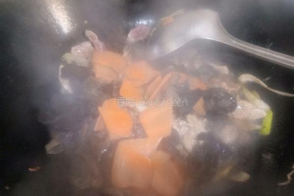 猪肉炒杂蔬的做法图解5