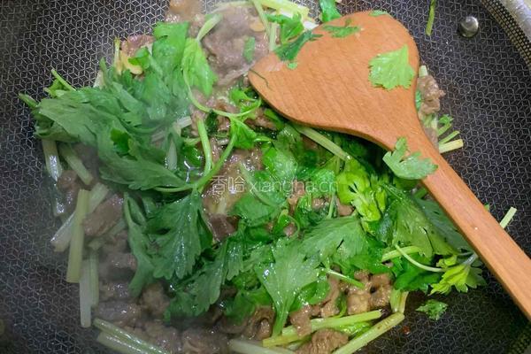芹菜炒牛肉的做法图解6