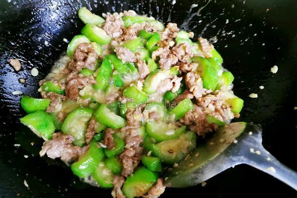 丝瓜炒肉片的做法图解6