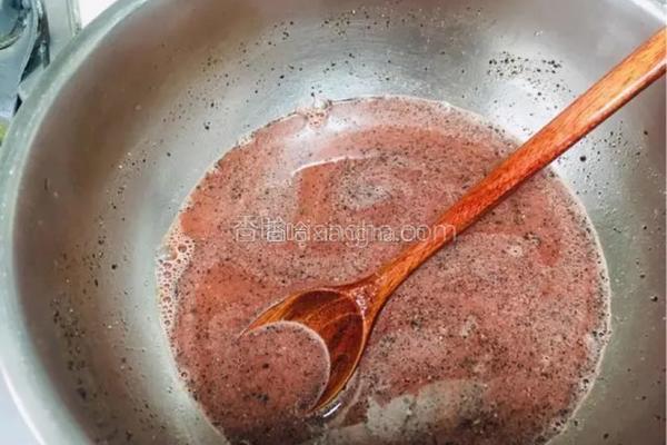 脆皮炸鸡肉和猪肉小肠的做法图解8