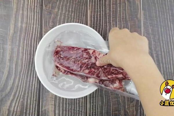 宝宝生鲜辅食，营养低脂，香煎牛排【小鹿优鲜】的做法图解1