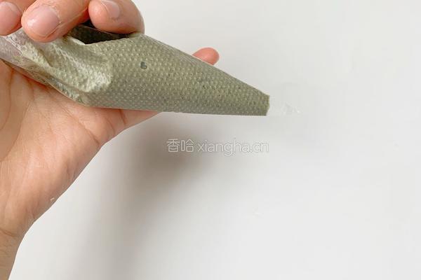 8个月加宝宝辅食：鸡肉黑芝麻酱面线的做法图解4