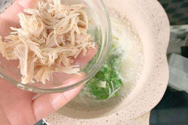 一周以上宝宝辅食：鸡丝青菜面的做法图解4