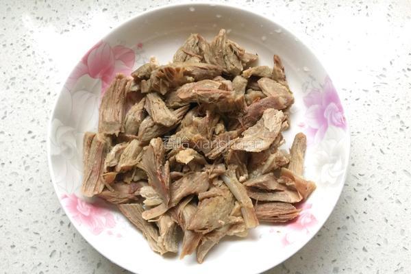 尖椒拆骨肉的做法图解2