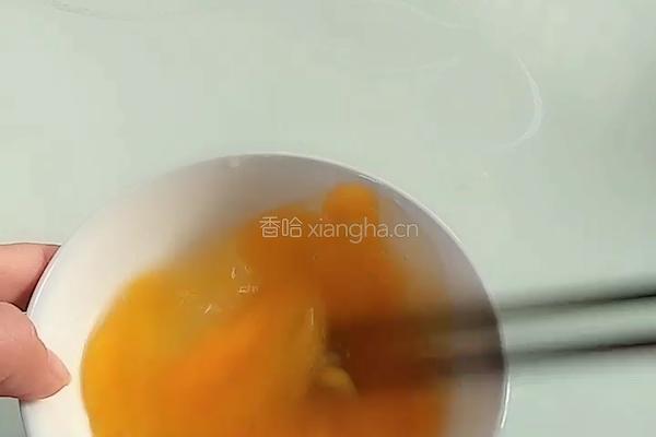 虾仁鸡蛋羹的做法图解1