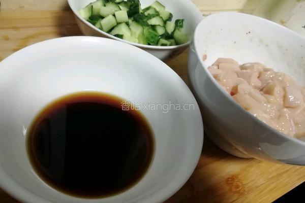 黄瓜鸡丁的做法图解3