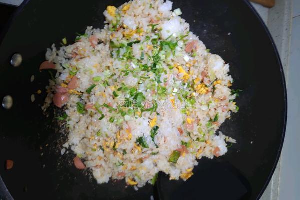 酱油炒饭的做法图解3