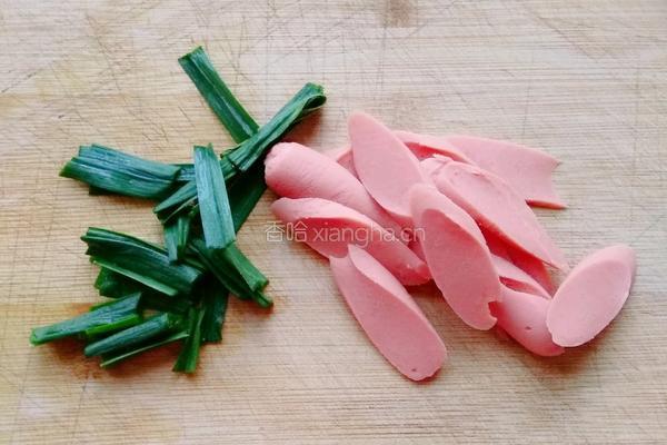 火腿鸡蛋炒面条的做法图解3