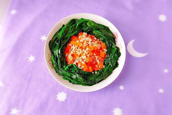 胡萝卜拌菠菜的做法图解1