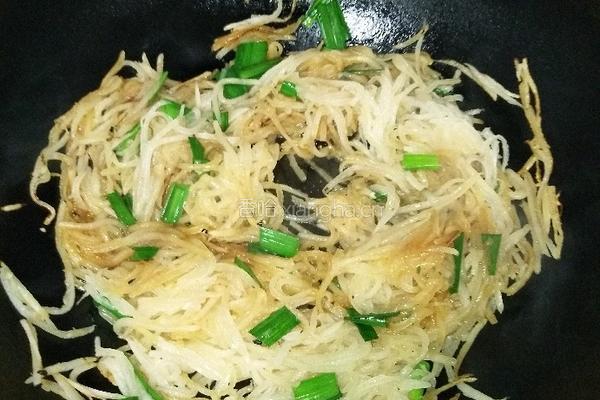 蒜苗炒萝卜丝的做法图解10