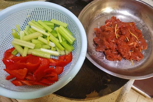 炒牛肉的做法图解2