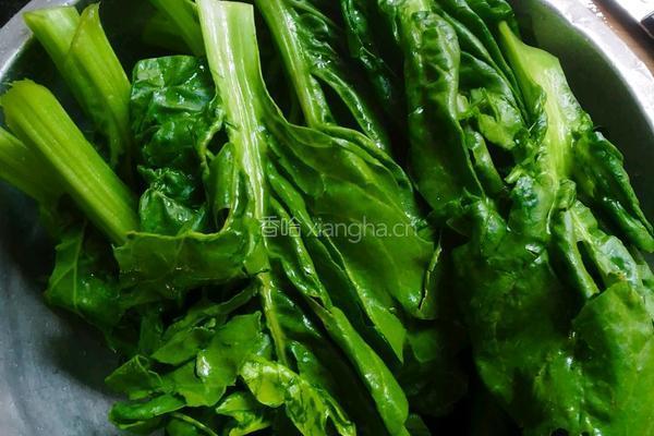 蒜香牛皮菜的做法图解1