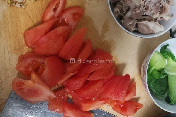 番茄肥牛面的做法图解1